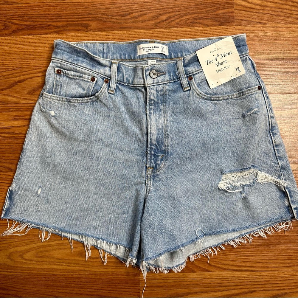 Abercrombie and Fitch Curve Love The 4” Mom Short 29/8